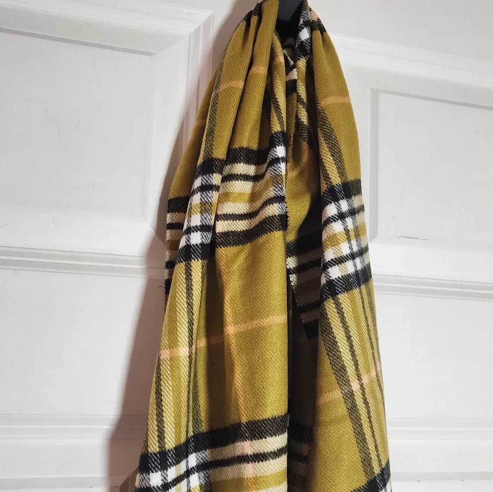 Soft Green Black Plaid Tassel Scarf